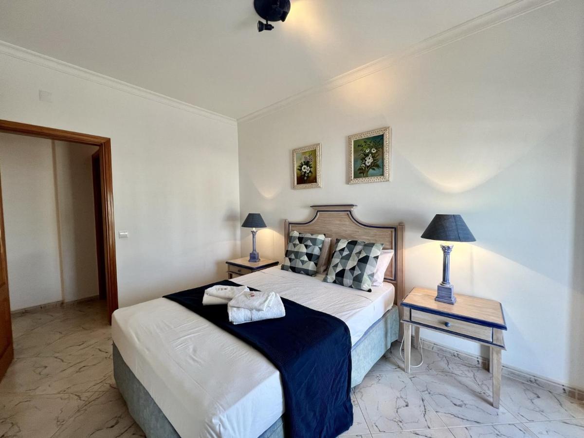 Quarteira Elegant With Pool By Homing Apartment Exterior photo